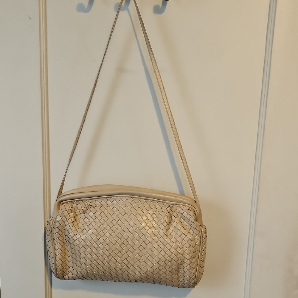 Vintage Cream Woven Shoulder Bag